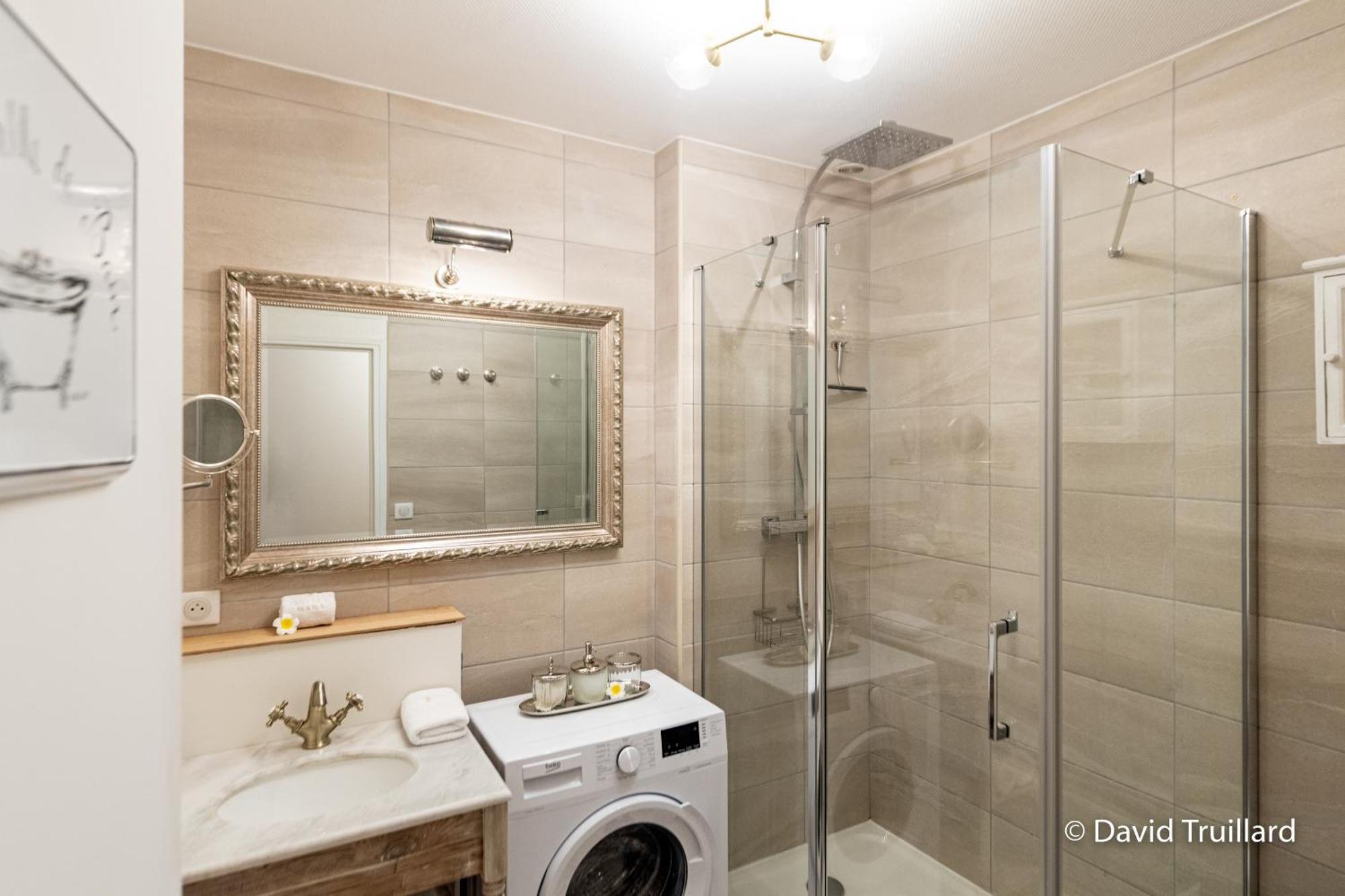 Suites Mana - Matahina Avec Vue Superbe Sur La Place Ducale Et Parking Prive Inclus Charleville-Mézières Esterno foto