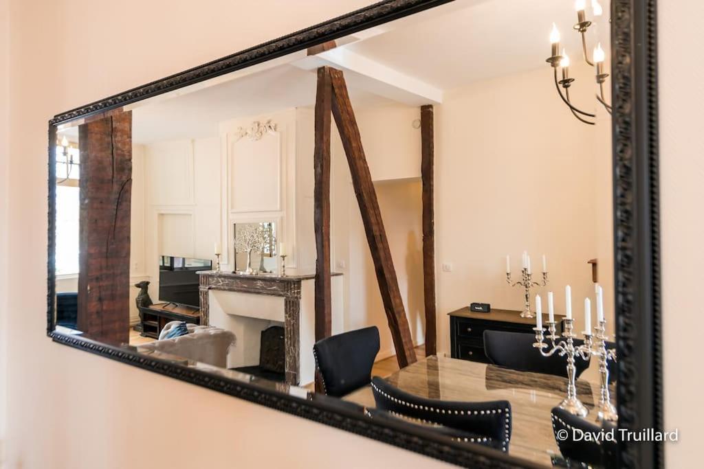 Suites Mana - Matahina Avec Vue Superbe Sur La Place Ducale Et Parking Prive Inclus Charleville-Mézières Esterno foto